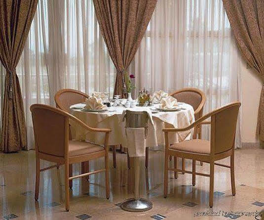 Hotel Du Parc Tunis Restoran gambar